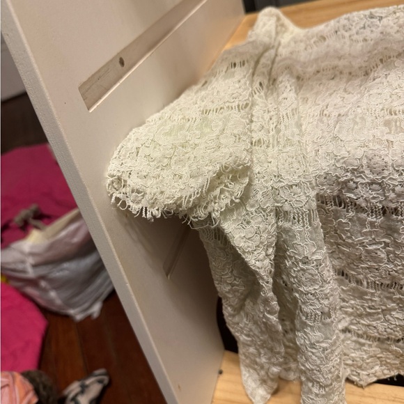 Gorgeous full lace white top size medium - Picture 4 of 4